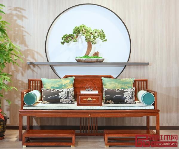 中山市印巷森刻紅木家具有限公司 品牌名稱:喜上梅梢 主要材質(zhì):黑檀、刺猬紫檀 中山市印巷森刻紅木家具有限公司 品牌名稱:喜上梅梢 主要材質(zhì):黑檀、刺猬紫檀