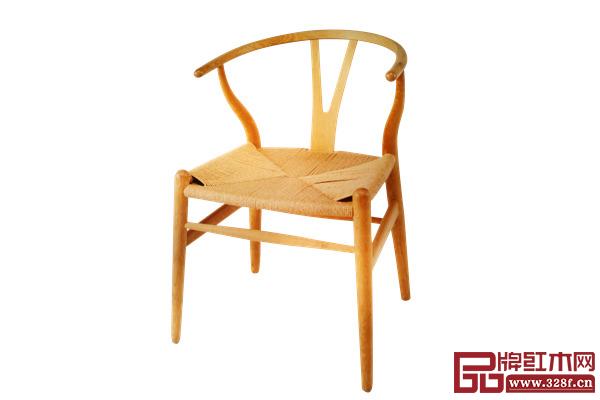 1949年的“Y”字椅,這也成為韋格納一生中最成功的作品之一 1949年的“Y”字椅,這也成為韋格納一生中最成功的作品之一