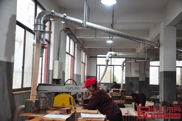 生產(chǎn)品質(zhì)家具是雙洋紅木每一位員工的心聲 生產(chǎn)品質(zhì)家具是雙洋紅木每一位員工的心聲