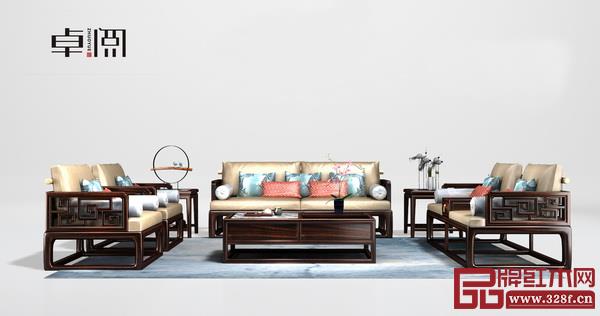 卓閱《萬和沙發(fā)》,運(yùn)用傳統(tǒng)的回紋和萬字腳,寓意富貴吉祥,萬事如意 卓閱《萬和沙發(fā)》,運(yùn)用傳統(tǒng)的回紋和萬字腳,寓意富貴吉祥,萬事如意