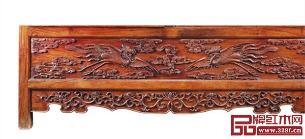 黃花梨頂箱柜悶倉(cāng)板上的云鳳紋 黃花梨頂箱柜悶倉(cāng)板上的云鳳紋
