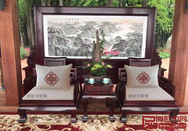 歐尼爾亮相國(guó)際舞臺(tái),提供中國(guó)特色軟裝坐墊 歐尼爾亮相國(guó)際舞臺(tái),提供中國(guó)特色軟裝坐墊