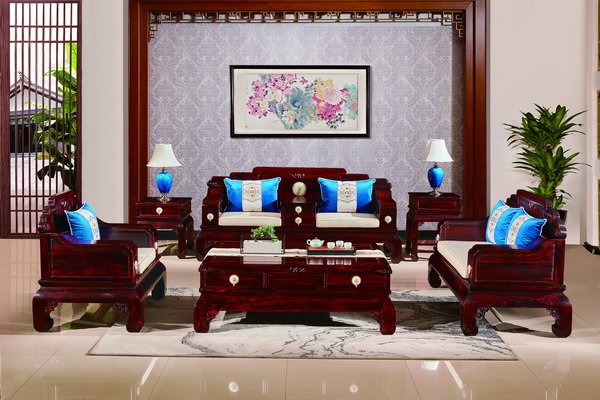 鴻韻紅木專注黑酸枝  斬獲“匠心最美紅木新品金匠獎(jiǎng)”