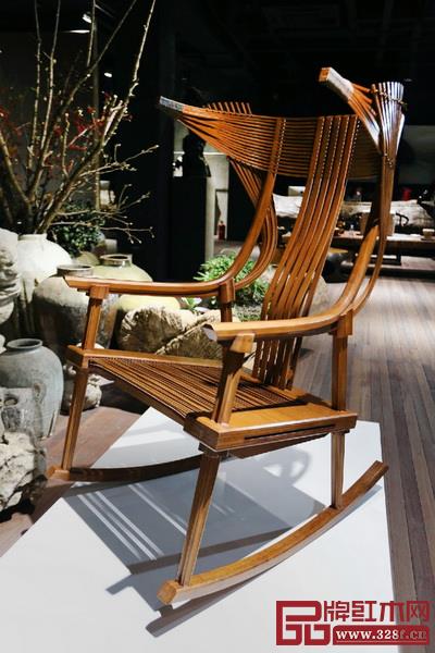  石大宇作品《椅優(yōu)弦》