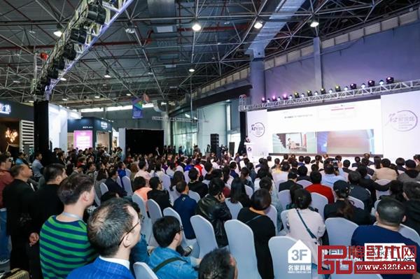 第41屆國際名家具（東莞）展覽會現(xiàn)場人潮涌動