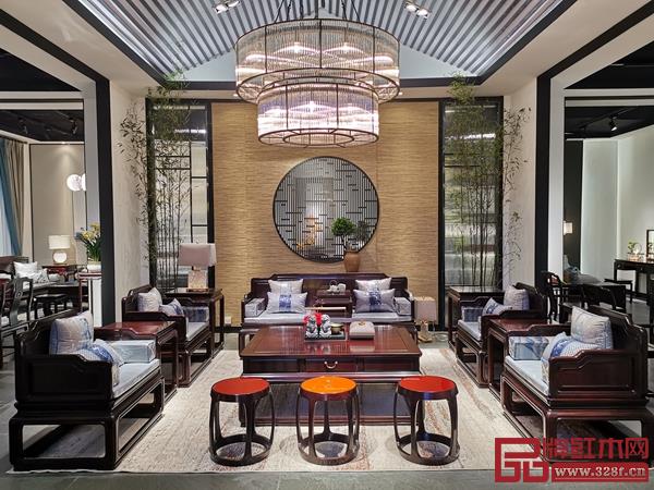 豪族旺家紅木，打造正中式家居生活