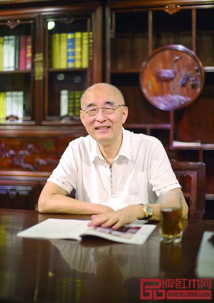 中國傳統(tǒng)工藝大師、深圳泰和園董事長邵湘文 中國傳統(tǒng)工藝大師、深圳泰和園董事長邵湘文