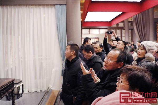 紅木游學(xué)團(tuán)參觀故宮家具館 紅木游學(xué)團(tuán)參觀故宮家具館