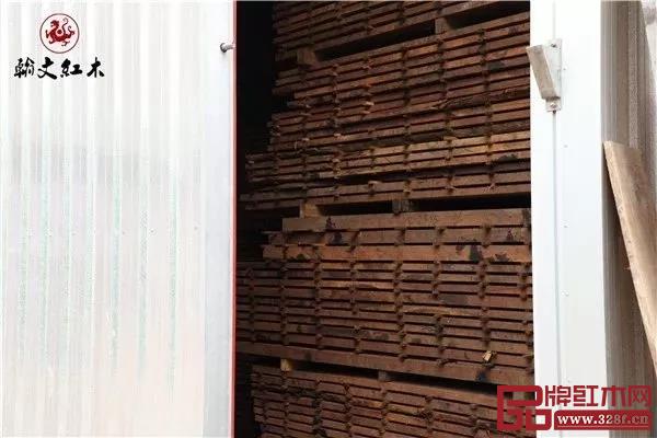翰文紅木：烘干木材