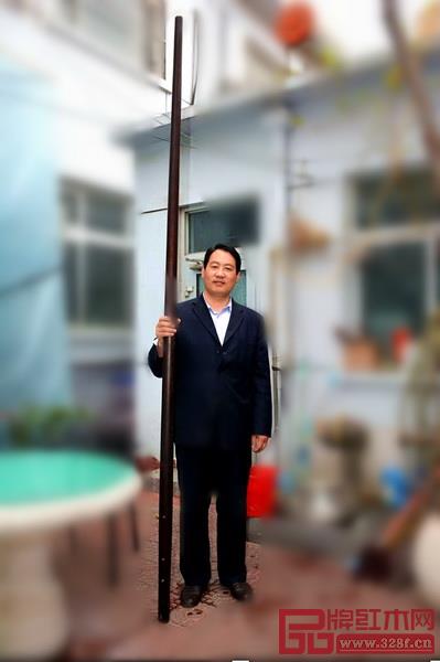 霍先生與他的紅木古秤 霍先生與他的紅木古秤