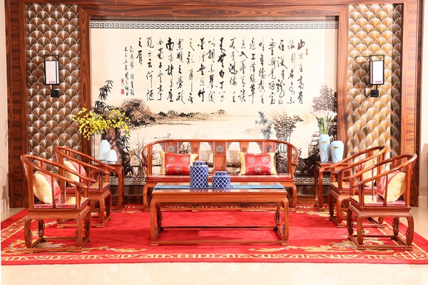 新古典家具——富寶軒紅木獨(dú)板《皇宮椅沙發(fā)》