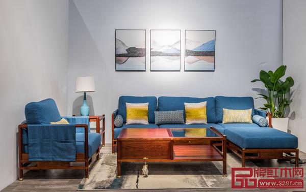 《素在沙發(fā)》 《素在沙發(fā)》