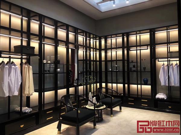 戴為在展會上為客商呈現(xiàn)的整體家居高級定制空間 戴為在展會上為客商呈現(xiàn)的整體家居高級定制空間