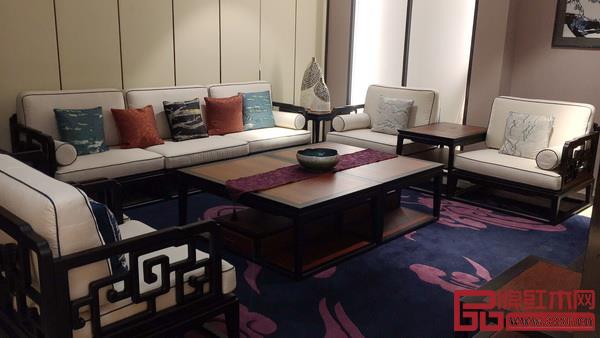 東方之信《哲璽沙發(fā)》展廳實(shí)景 東方之信《哲璽沙發(fā)》展廳實(shí)景