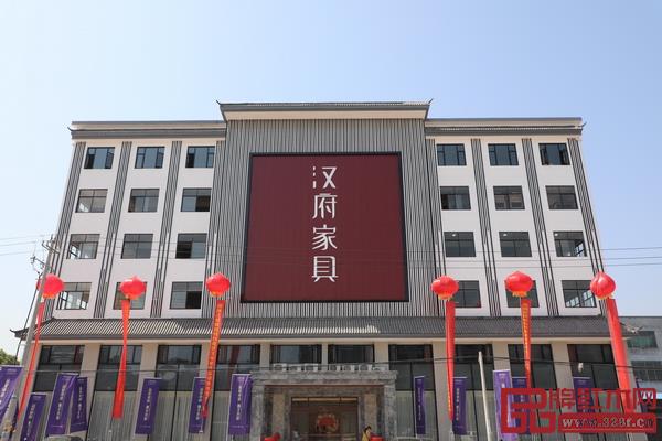 漢府家具盛裝迎接來自全國各地的經(jīng)銷商家人們