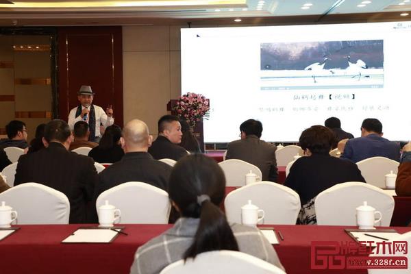 全聯(lián)藝術(shù)紅木家具專業(yè)委員會(huì)專家顧問(wèn)、家居文化資深行業(yè)學(xué)者王周帶來(lái)《師法自然,感知生活》主題分享 全聯(lián)藝術(shù)紅木家具專業(yè)委員會(huì)專家顧問(wèn)、家居文化資深行業(yè)學(xué)者王周帶來(lái)《師法自然,感知生活》主題分享