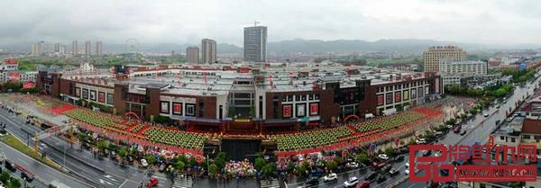 發(fā)展至今,花園紅木已形成完整的產(chǎn)業(yè)集群和生產(chǎn)鏈 發(fā)展至今,花園紅木已形成完整的產(chǎn)業(yè)集群和生產(chǎn)鏈