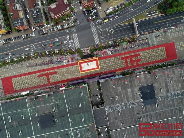 用“工匠精神生產(chǎn)品質(zhì)家具”是花園紅木一直不改的初心 用“工匠精神生產(chǎn)品質(zhì)家具”是花園紅木一直不改的初心