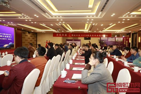 三大子品牌、四大發(fā)展體系、六大主流材質(zhì),恒達(dá)木業(yè)好評不停 三大子品牌、四大發(fā)展體系、六大主流材質(zhì),恒達(dá)木業(yè)好評不停