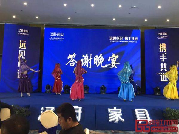 漢府家具將與廣大經(jīng)銷商攜手并進(jìn),共同開創(chuàng)2019新輝煌 漢府家具將與廣大經(jīng)銷商攜手并進(jìn),共同開創(chuàng)2019新輝煌