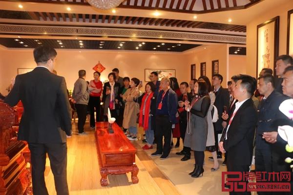 經(jīng)銷商參觀純本森活展廳，點贊純本森活產(chǎn)品