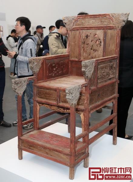 龍紋扶手椅 長(zhǎng)90厘米 寬61厘米 高137厘米 龍紋扶手椅 長(zhǎng)90厘米 寬61厘米 高137厘米