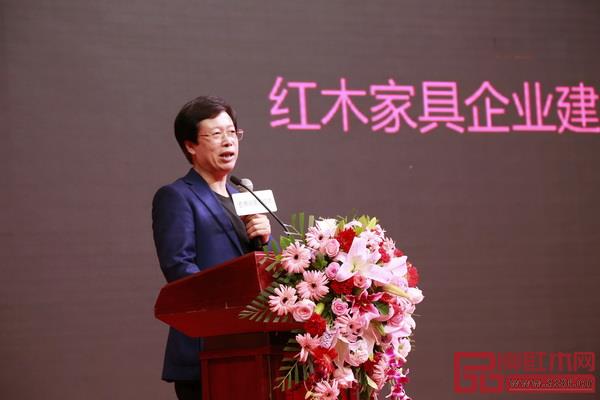 深圳家具研究開發(fā)院院長(zhǎng),南京林業(yè)大學(xué)家具與工業(yè)設(shè)計(jì)學(xué)院教授、博士生導(dǎo)師許柏鳴 深圳家具研究開發(fā)院院長(zhǎng),南京林業(yè)大學(xué)家具與工業(yè)設(shè)計(jì)學(xué)院教授、博士生導(dǎo)師許柏鳴