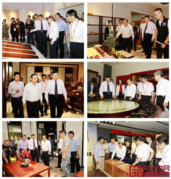 楊志明部長(zhǎng)、徐祥楠理事長(zhǎng)、姚激揚(yáng)市長(zhǎng)等領(lǐng)導(dǎo)一行在開幕式后參觀各參展企業(yè),與企業(yè)負(fù)責(zé)人進(jìn)行了深入交流 楊志明部長(zhǎng)、徐祥楠理事長(zhǎng)、姚激揚(yáng)市長(zhǎng)等領(lǐng)導(dǎo)一行在開幕式后參觀各參展企業(yè),與企業(yè)負(fù)責(zé)人進(jìn)行了深入交流