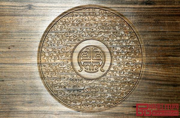 水雨軒功夫茶臺的標(biāo)志雕刻