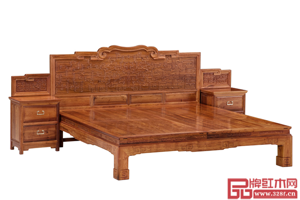 南枝紅《緬甸花梨卷草拐子紋大床三件套》 南枝紅《緬甸花梨卷草拐子紋大床三件套》