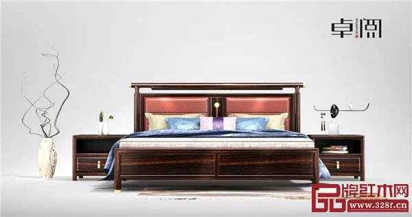 卓閱《闊葉黃檀大床》