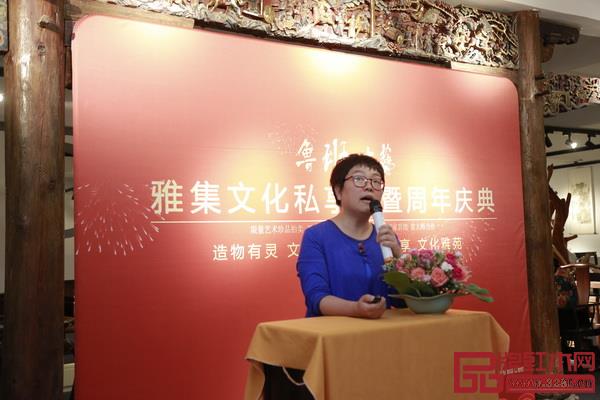 全聯(lián)藝術紅木家具專業(yè)委員會專家顧問、華南農業(yè)大學研究生導師郭瓊做《中國傳統(tǒng)家具設計美學鑒賞》分享 全聯(lián)藝術紅木家具專業(yè)委員會專家顧問、華南農業(yè)大學研究生導師郭瓊做《中國傳統(tǒng)家具設計美學鑒賞》分享