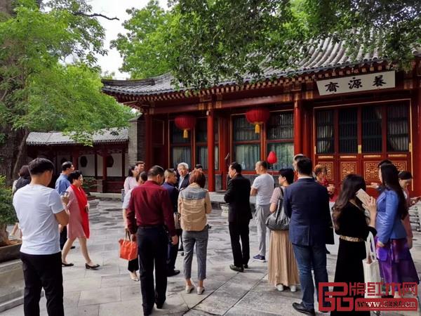 紅寶軒百寶嵌家具鑒賞會現(xiàn)場 紅寶軒百寶嵌家具鑒賞會現(xiàn)場