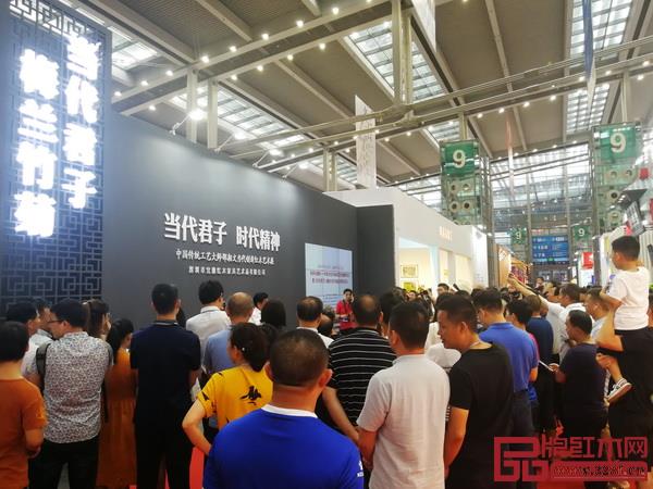 泰和園《梅蘭竹菊》系列紫檀家具全球首發(fā)儀式現(xiàn)場(chǎng) 泰和園《梅蘭竹菊》系列紫檀家具全球首發(fā)儀式現(xiàn)場(chǎng)