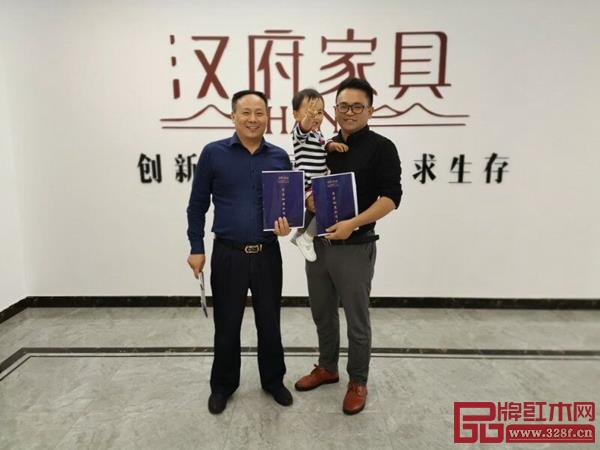 戰(zhàn)果累累,漢府家具旗下品牌“漢府·名檀”成功簽約多家專賣店 戰(zhàn)果累累,漢府家具旗下品牌“漢府·名檀”成功簽約多家專賣店