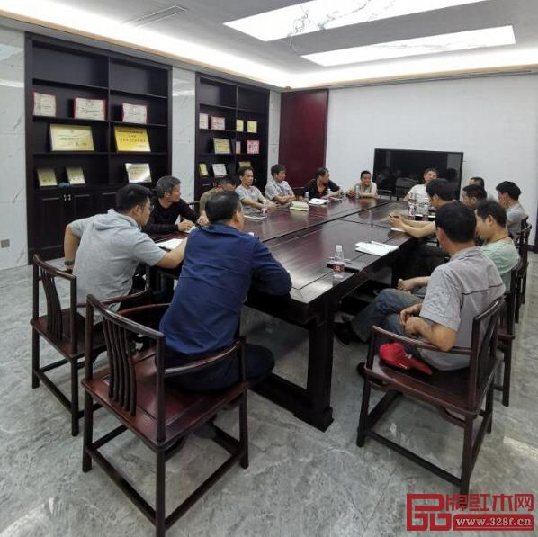  漢府家具生產(chǎn)木工車間會議，只為呈現(xiàn)更高品質(zhì)家具