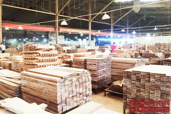 高標準化生產(chǎn)時匠王紅木的“硬實力” 高標準化生產(chǎn)時匠王紅木的“硬實力”