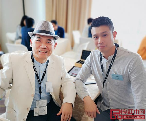 王周與Bodhi老總許耀銘合影 王周與Bodhi老總許耀銘合影