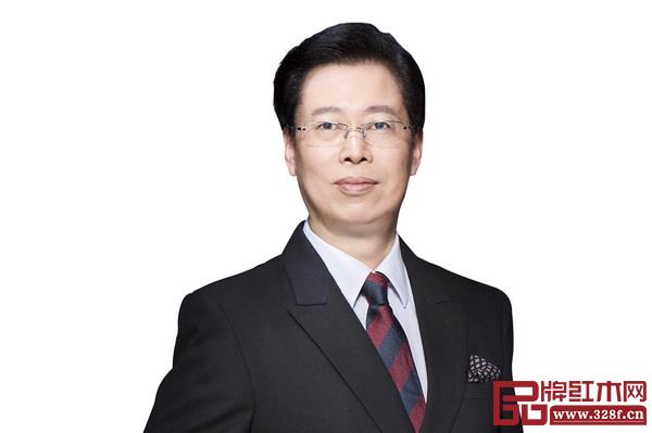 深圳家具研究開發(fā)院院長、南京林業(yè)大學(xué)家具與工業(yè)設(shè)計學(xué)院教授、博士生導(dǎo)師許柏鳴