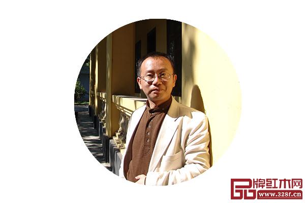 全聯(lián)藝術(shù)紅木家具專(zhuān)業(yè)委員會(huì)專(zhuān)家顧問(wèn)、故宮博物院研究員 周京南 全聯(lián)藝術(shù)紅木家具專(zhuān)業(yè)委員會(huì)專(zhuān)家顧問(wèn)、故宮博物院研究員 周京南