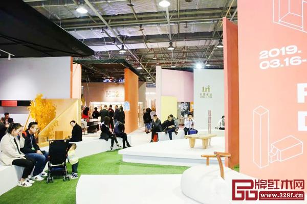 東莞名家具展首次推出“在地設(shè)計(jì)展”,推動(dòng)設(shè)計(jì)與制造的深度融合 東莞名家具展首次推出“在地設(shè)計(jì)展”,推動(dòng)設(shè)計(jì)與制造的深度融合