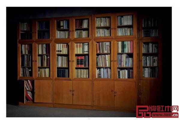 王世襄生前自用的4000冊圖書，連書帶柜整體上拍