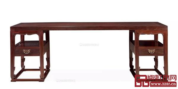 魯班木藝《紅酸枝卷珠足架幾書臺》工藝精良，被高價落槌
