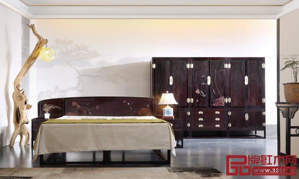 養(yǎng)生耐用不是紅木床的唯一賣點(diǎn),美觀設(shè)計(jì)也成為一種良好體驗(yàn)(紅寶軒“大明雅韻”臥房系列) 養(yǎng)生耐用不是紅木床的唯一賣點(diǎn),美觀設(shè)計(jì)也成為一種良好體驗(yàn)(紅寶軒“大明雅韻”臥房系列)