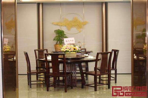 雍博堂紅木旗下黑酸枝新中式品牌——春風(fēng)羅浮宮旗艦店 雍博堂紅木旗下黑酸枝新中式品牌——春風(fēng)羅浮宮旗艦店