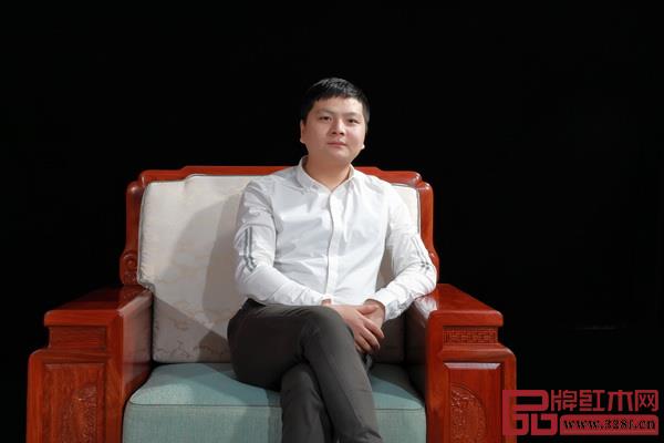 顯木工坊創(chuàng)始人:厲董 顯木工坊創(chuàng)始人:厲董