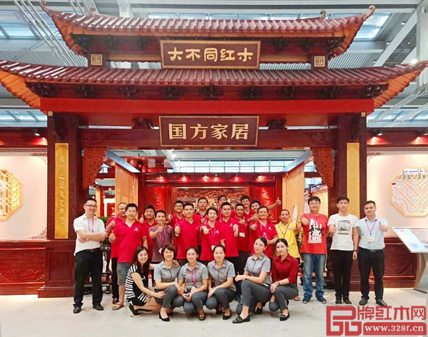 國方家居2018年深圳紅木展展館設(shè)計(jì)大氣磅礴 國方家居2018年深圳紅木展展館設(shè)計(jì)大氣磅礴