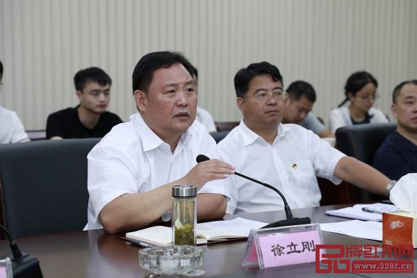 東陽(yáng)人大常委會(huì)副主任徐立剛發(fā)言 東陽(yáng)人大常委會(huì)副主任徐立剛發(fā)言