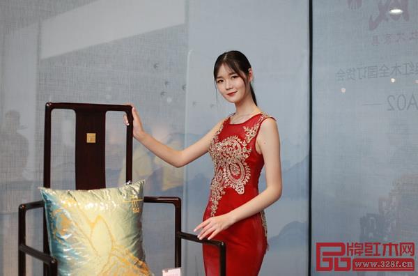 東成文宋以優(yōu)雅精致的內(nèi)外表現(xiàn),為使用者帶來獨(dú)特體驗(yàn) 東成文宋以優(yōu)雅精致的內(nèi)外表現(xiàn),為使用者帶來獨(dú)特體驗(yàn)