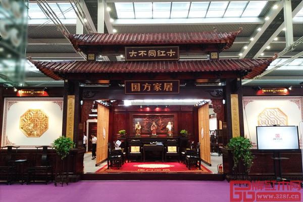 國方家居連續(xù)三年參加深圳紅木展，展館設(shè)計大氣磅礴